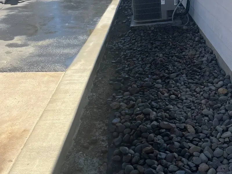 Front yard river rock in Salem, OR | Noosh